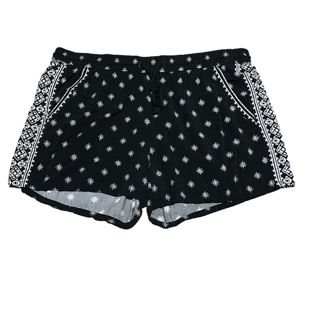 OLD Navy Black & White Patterned Rayon Shorts Pockets Women’s Size XL